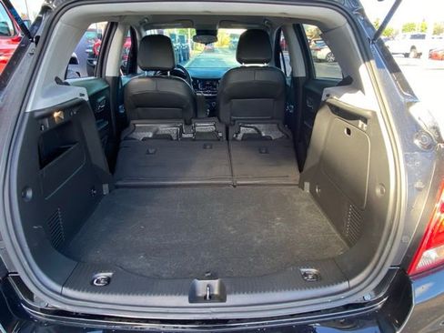 Used 2022 Chevrolet Trax LT image 28