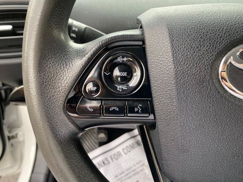Used 2022 Toyota Prius LE FWD image 55