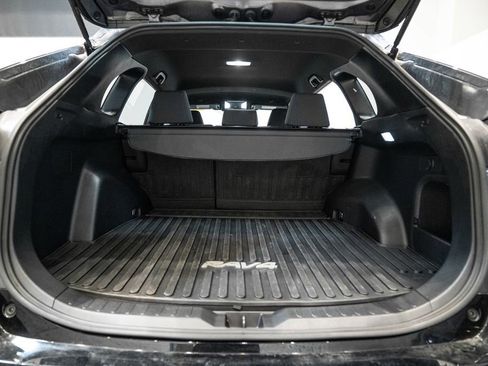 Used 2023 Toyota RAV4 SE image 32