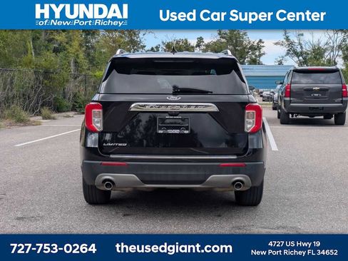 Used 2023 Ford Explorer Limited w/ Equipment Group 301A RWD image 4