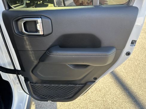 Used 2020 Jeep Gladiator Rubicon image 22