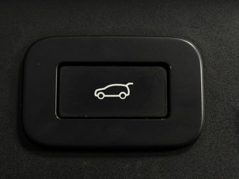 Certified 2023 Land Rover Range Rover Velar R-Dynamic S image 19