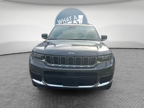 Certified 2023 Jeep Grand Cherokee L Limited w/ Trailer Tow Group (B) AWD/4WD image 9