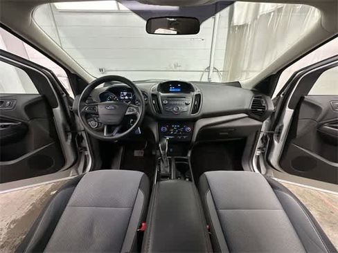 Certified 2018 Ford Escape SE image 17