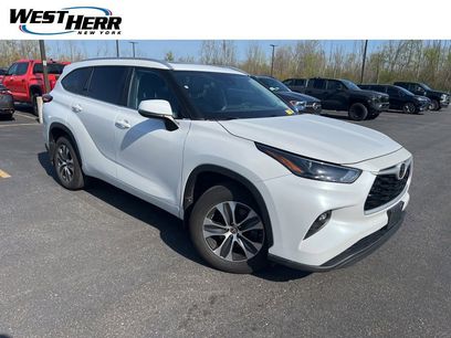 Used 2023 Toyota Highlander XLE