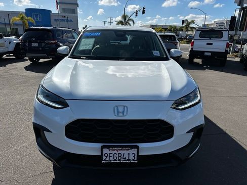 Certified 2023 Honda HR-V LX image 3