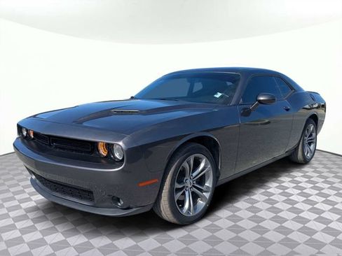 Used 2020 Dodge Challenger SXT w/ Blacktop Package RWD image 7