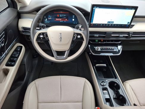 Used 2024 Lincoln Corsair AWD w/ Equipment Group 101A image 12