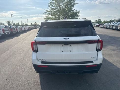 Used 2025 Ford Explorer ST-Line AWD/4WD image 5