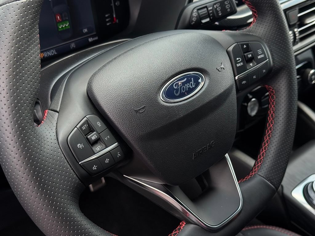 Used 2024 Ford Escape ST-Line w/ Tech Pack #1 FWD image 17