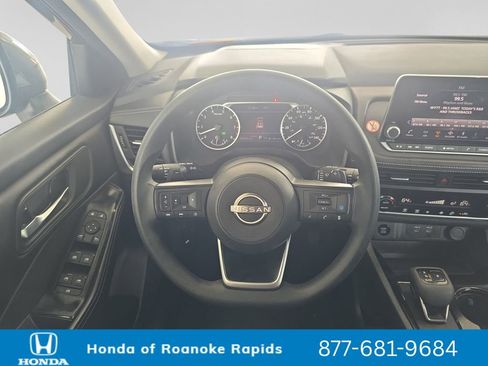 Used 2024 Nissan Rogue SV FWD image 13