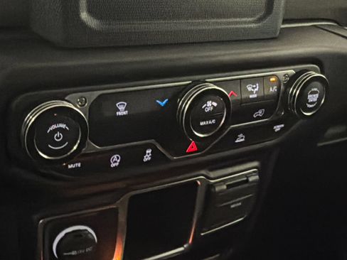 Used 2022 Jeep Wrangler Unlimited Sport AWD/4WD image 24