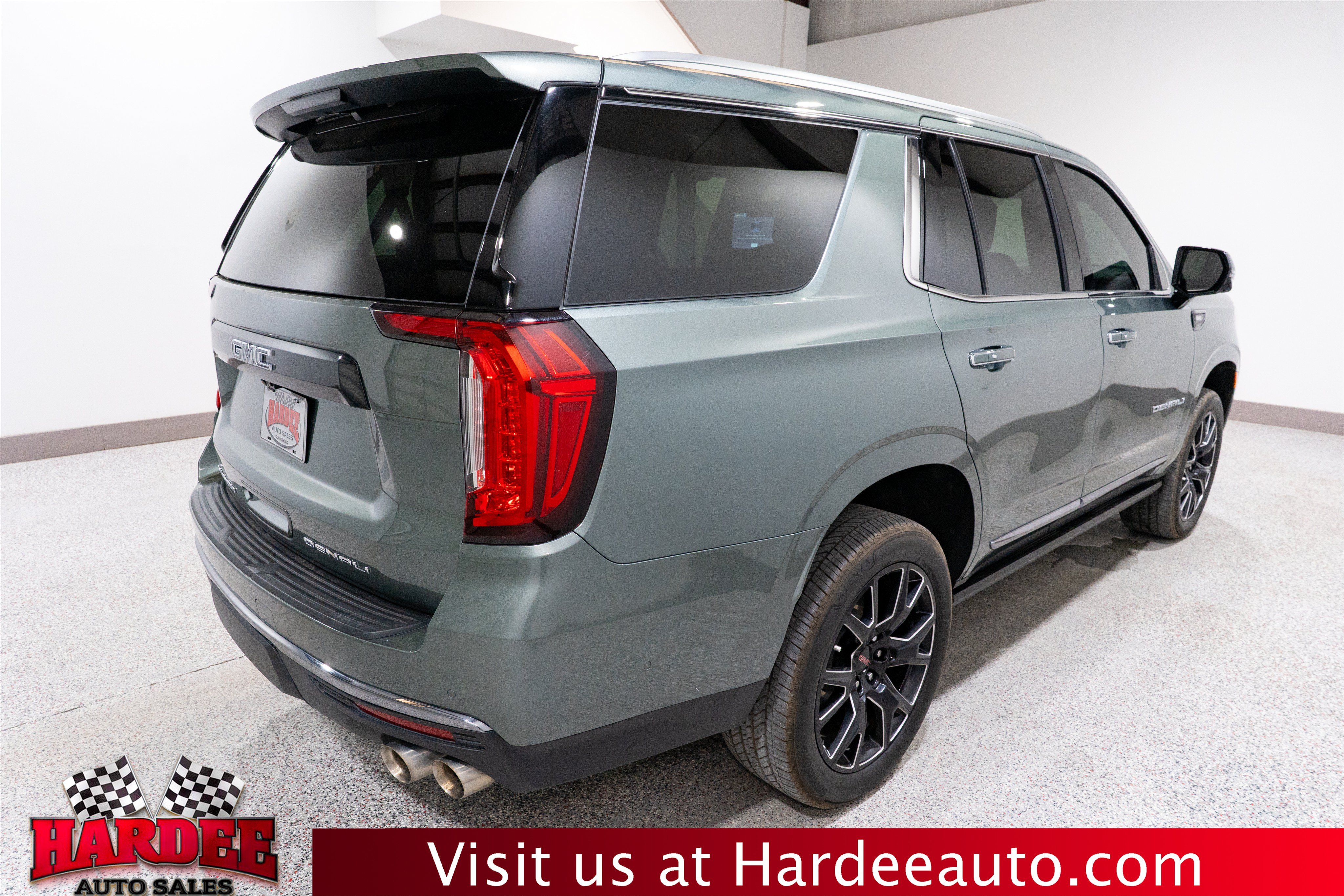 Used 2024 GMC Yukon Denali Ultimate AWD/4WD image 5