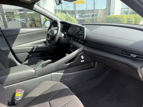 New 2026 Hyundai Elantra Sport FWD image 18