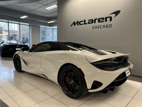 Used 2024 McLaren 750S Spider image 17