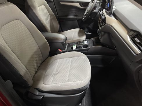 Used 2022 Ford Escape SE w/ SE Sport Appearance Package image 12