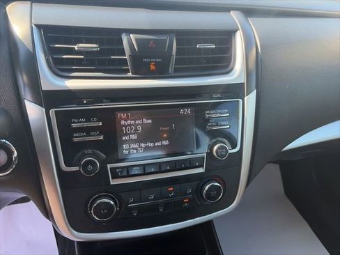 Used 2017 Nissan Altima 2.5 S w/ Power Driver Seat Package FWD image 15