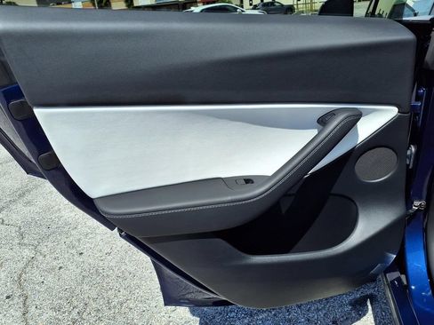 Used 2022 Tesla Model Y Performance AWD/4WD image 21