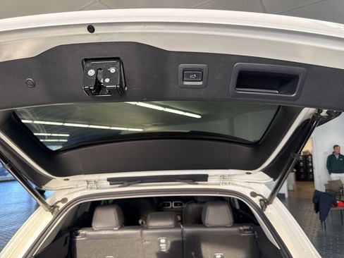 Used 2020 MAZDA CX-5 Touring image 18