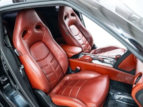 Used 2016 Nissan GT-R Premium image 23
