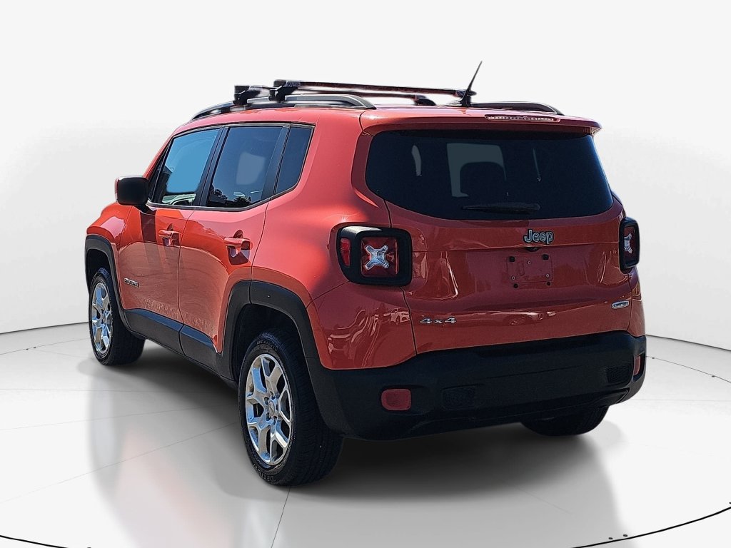 Used 2016 Jeep Renegade Latitude AWD/4WD image 8