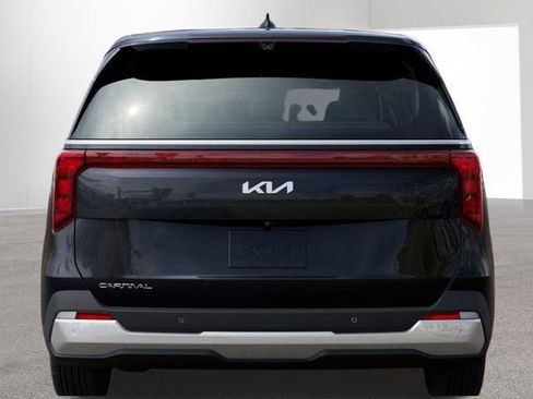 New 2026 Kia Carnival EX image 13