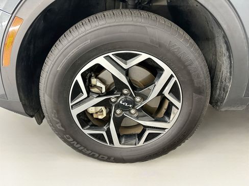 Used 2025 Kia Sportage LX AWD/4WD image 34