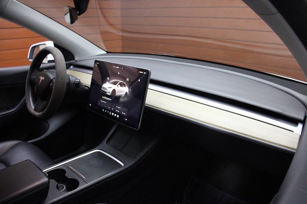 Used 2022 Tesla Model Y Performance AWD/4WD image 35