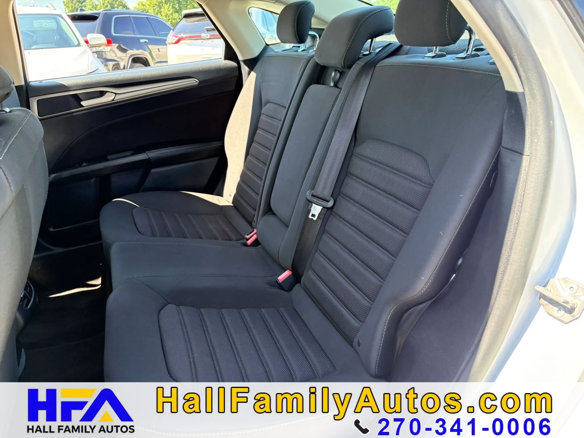 Used 2019 Ford Fusion SE FWD image 12