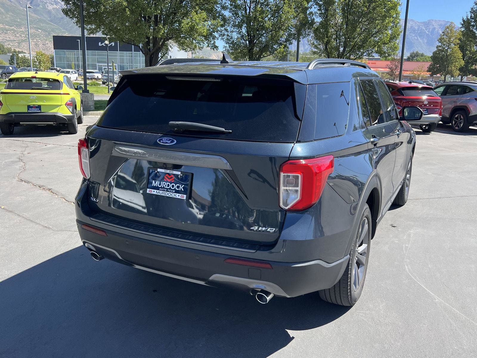 Used 2022 Ford Explorer XLT w/ Equipment Group 202A AWD/4WD image 16