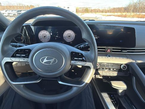 Used 2024 Hyundai Elantra SEL image 26