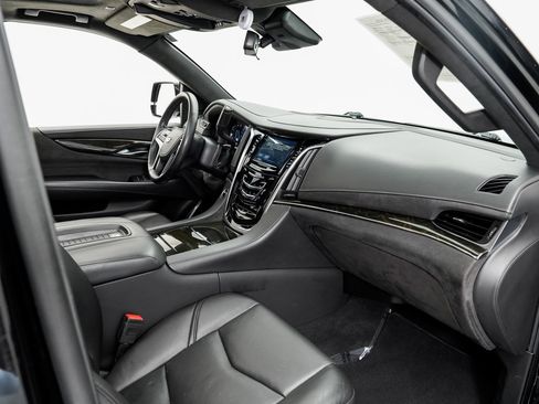 Used 2019 Cadillac Escalade ESV Platinum image 20