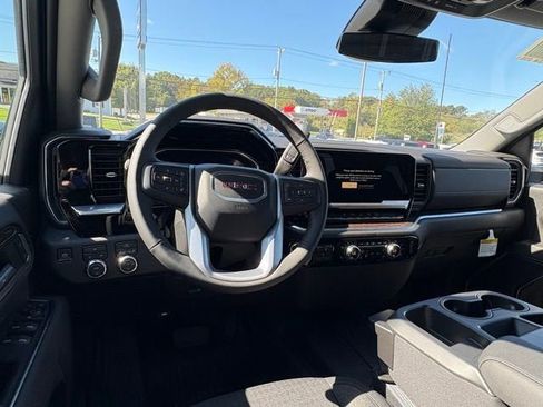 New 2025 GMC Sierra 2500 SLE image 19