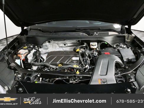 Used 2025 Chevrolet Trax ACTIV w/ Sunroof Package FWD image 32
