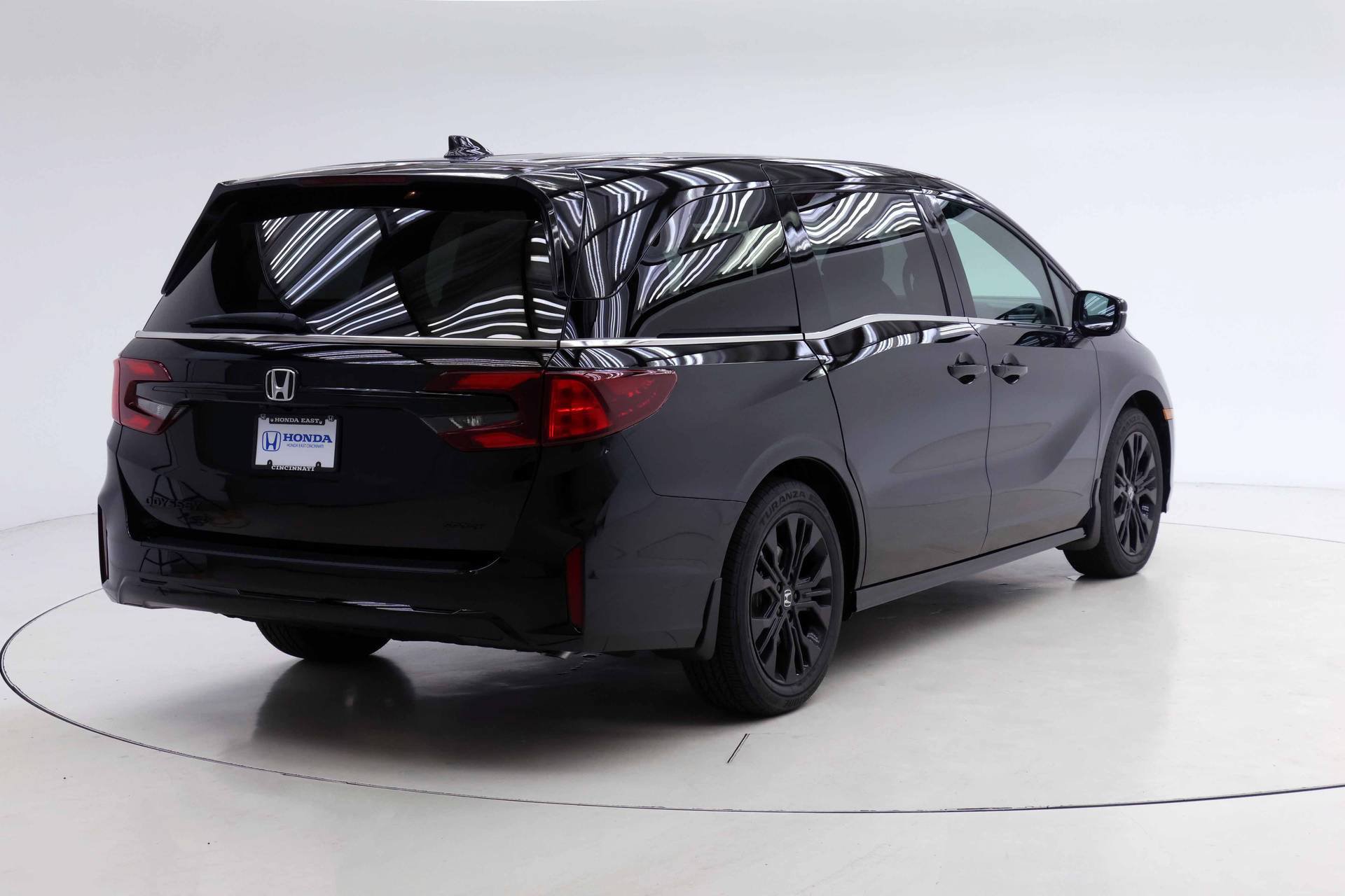 New 2027 Honda Odyssey Sport-L image 2