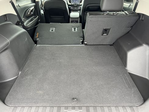 Used 2024 GMC Terrain Denali w/ Black Diamond Edition AWD/4WD image 19