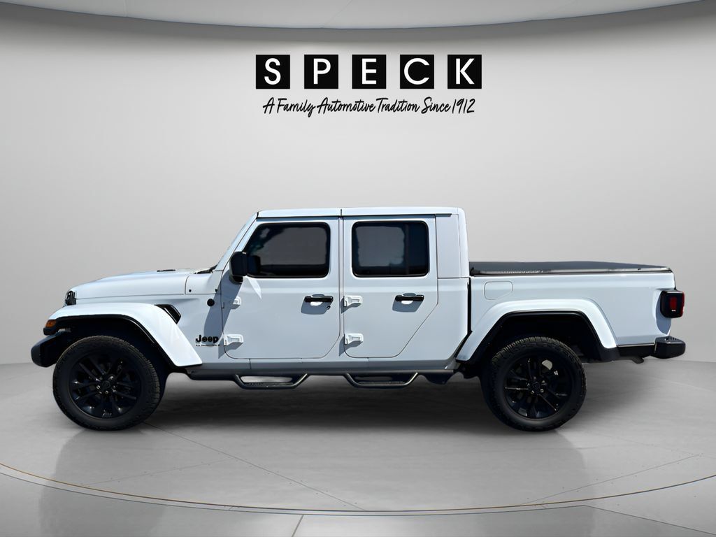 Used 2024 Jeep Gladiator Sport AWD/4WD image 2