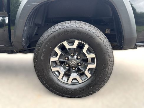 Used 2022 Toyota Tacoma TRD Off-Road image 23
