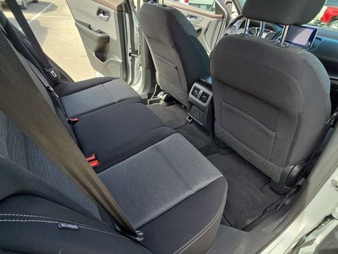 Used 2022 Nissan Rogue SV image 11