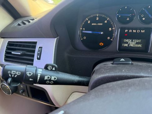 Used 2007 Cadillac Escalade AWD w/ Information Package image 12