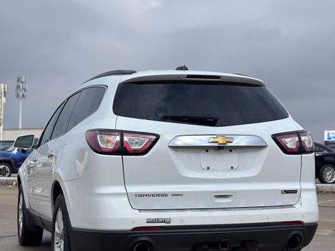 Used 2017 Chevrolet Traverse Premier image 3