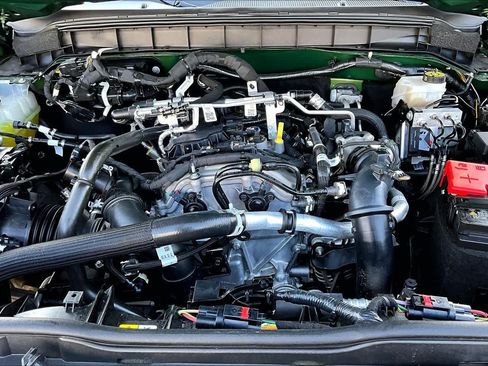 Used 2025 Ford Bronco Outer Banks AWD/4WD image 32
