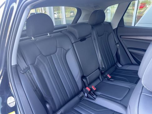 Certified 2025 Audi Q5 e Premium Plus image 19