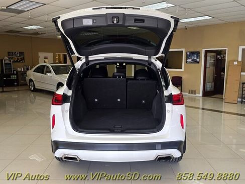 Used 2021 INFINITI QX50 Luxe w/ Appearance Package FWD image 9