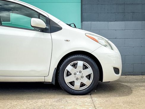 Used 2010 Toyota Yaris 2-Door Hatchback FWD image 12