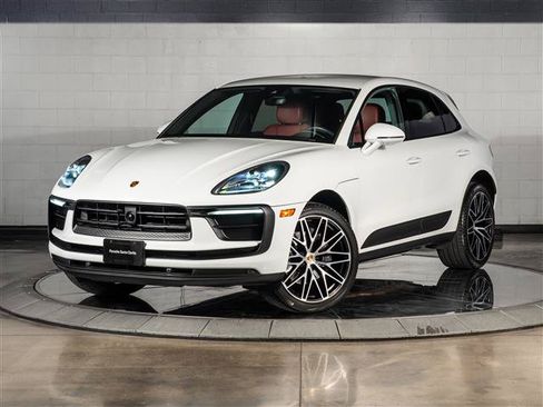 Used 2023 Porsche Macan AWD/4WD image 1