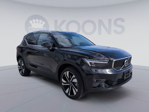 Certified 2024 Volvo XC40 B5 Ultimate w/ Protection Package Premier image 10