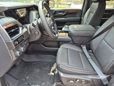 New 2026 GMC Yukon Denali w/ Advanced Technology Package AWD/4WD image 4