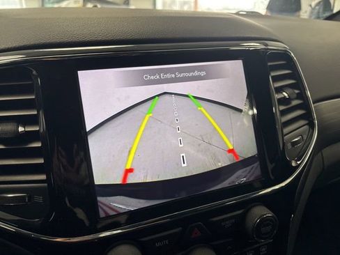 Used 2020 Jeep Grand Cherokee Altitude image 46