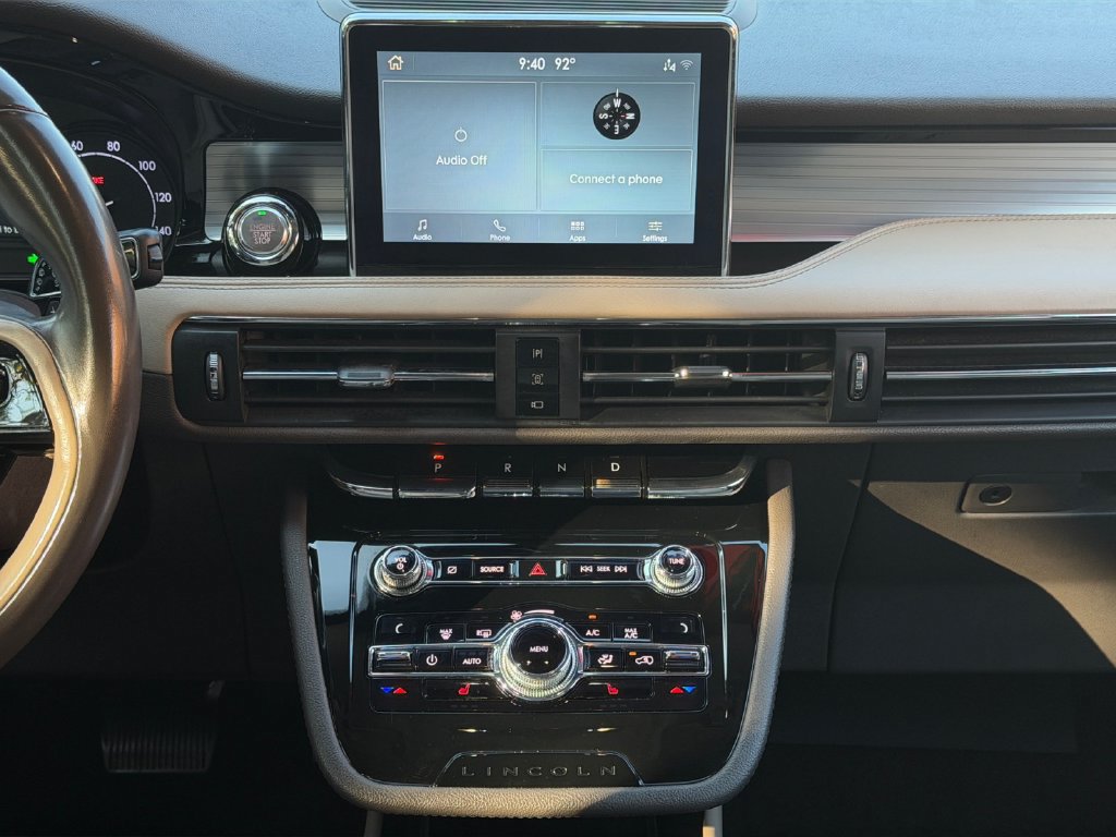 Used 2020 Lincoln Corsair FWD w/ Rear Removable Package Tray image 18